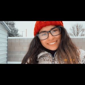 Meet your Posher, Gabriela